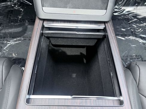 Used 2025 Tesla Model S AWD/4WD image 61