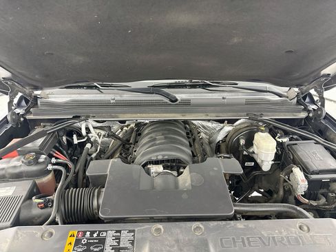 Used 2017 Chevrolet Suburban LT RWD image 29