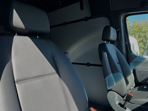 New 2025 Mercedes-Benz Sprinter 2500 image 18