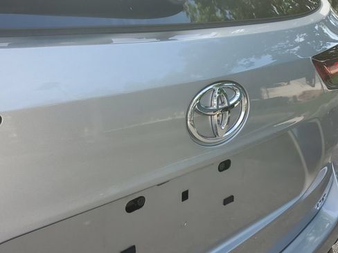Used 2024 Toyota Highlander XLE FWD image 29