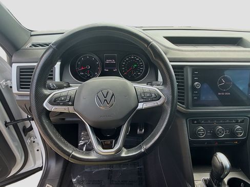 Certified 2021 Volkswagen Atlas Cross Sport SE w/ Panoramic Sunroof Package FWD image 10
