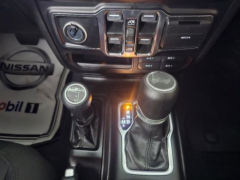 Used 2022 Jeep Wrangler Unlimited Sport image 36