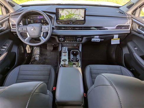 New 2026 Mitsubishi Outlander SE image 16