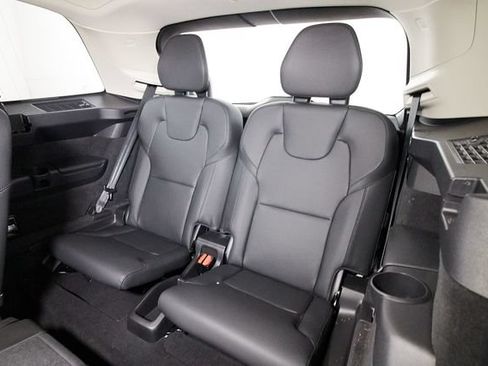 Certified 2024 Volvo XC90 T8 Plus w/ Protection Package Premier AWD/4WD image 23