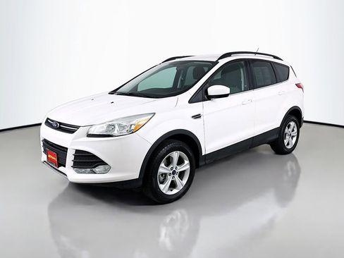 Used 2014 Ford Escape SE w/ Equipment Group 201A image 3