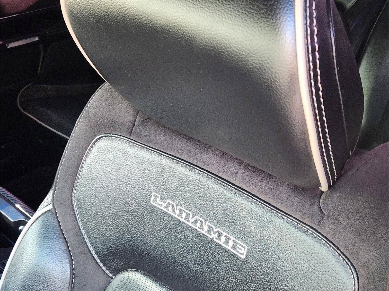 Used 2022 RAM 1500 Laramie AWD/4WD image 17