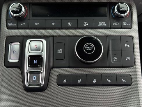 Used 2024 Hyundai Palisade SEL w/ Premium Package image 19