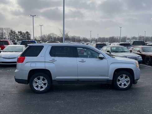 Used 2011 GMC Terrain SLE image 13