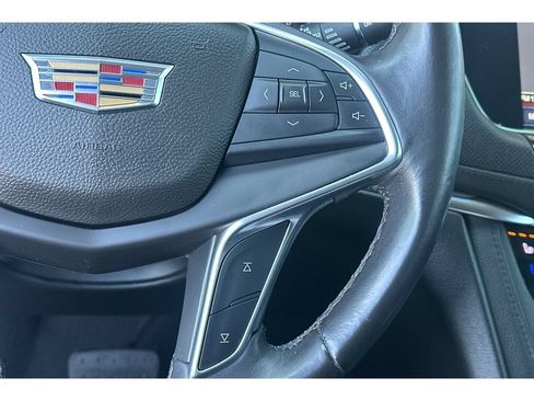 Used 2017 Cadillac XT5 Premium Luxury FWD image 30