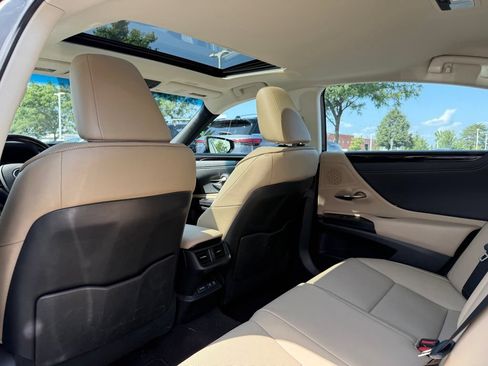 Used 2021 Lexus ES 350 w/ Premium Package FWD image 17