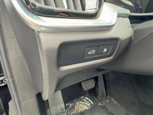 Certified 2024 Volvo S60 T8 Plus image 30