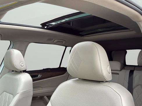 Used 2025 Volkswagen Atlas SEL Premium R-Line image 15