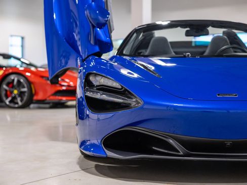 Used 2022 McLaren 720S Spider image 22