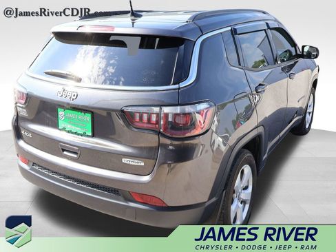 Used 2019 Jeep Compass Latitude w/ Cold Weather Group AWD/4WD image 8