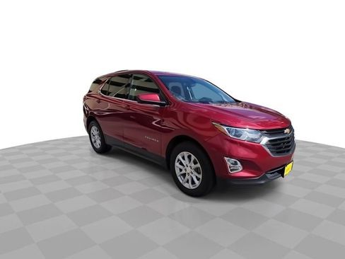 Used 2018 Chevrolet Equinox LT image 2
