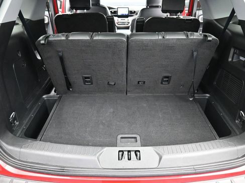 Used 2024 Ford Explorer XLT w/ Equipment Group 202A image 16