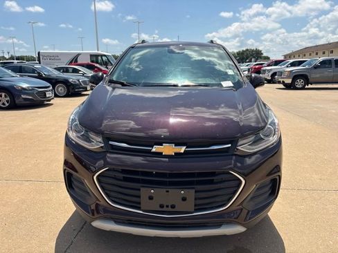 Used 2022 Chevrolet Trax LT w/ LT Convenience Package AWD/4WD image 8