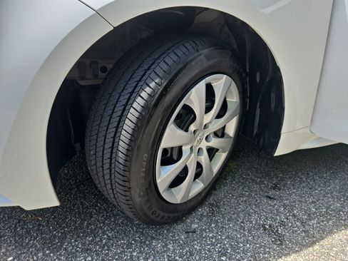Used 2024 Toyota Corolla LE FWD image 29