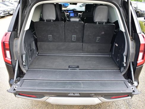 Used 2025 Ford Expedition Platinum AWD/4WD image 30