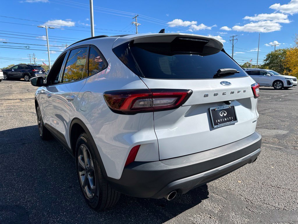 Used 2025 Ford Escape ST-Line Select AWD/4WD image 11
