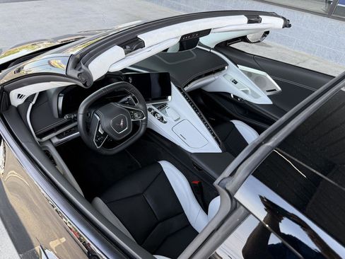 Used 2023 Chevrolet Corvette Stingray Premium Cpe w/ Z51 Performance Package image 24