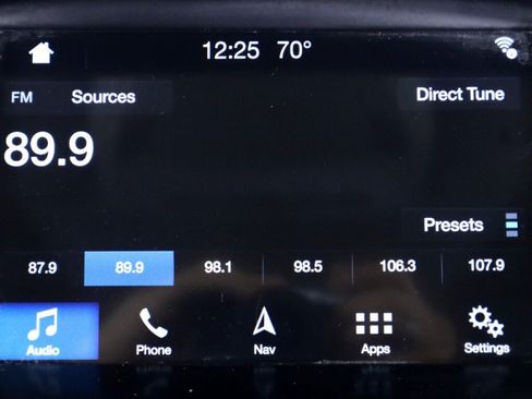Used 2018 Ford Focus Titanium w/ Titanium Technology Package FWD image 16