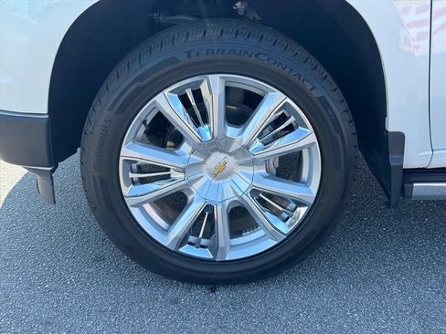 Used 2023 Chevrolet Silverado 1500 High Country w/ High Country Premium Package AWD/4WD image 9