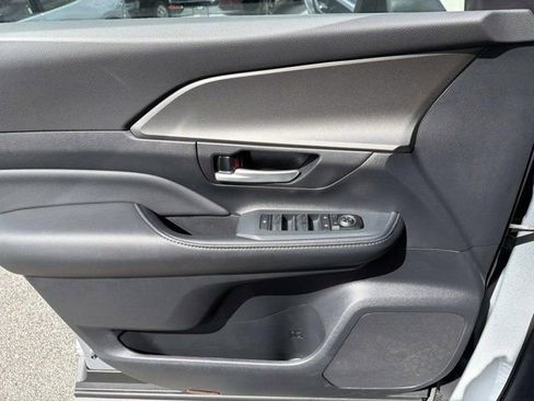 Certified 2025 Toyota Grand Highlander FWD image 7