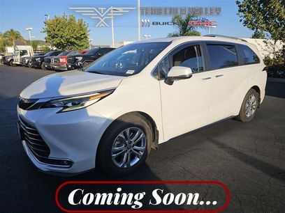 Used 2022 Toyota Sienna Platinum