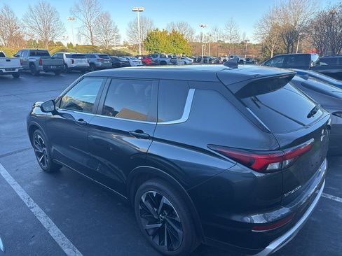 Used 2024 Mitsubishi Outlander SE image 6