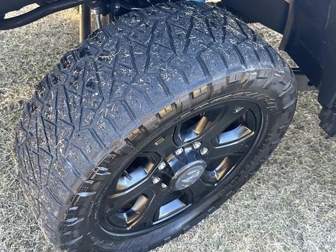 Used 2024 RAM 2500 Tradesman w/ Chrome Appearance Group image 18