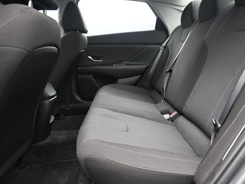 Used 2024 Hyundai Elantra SE FWD image 17