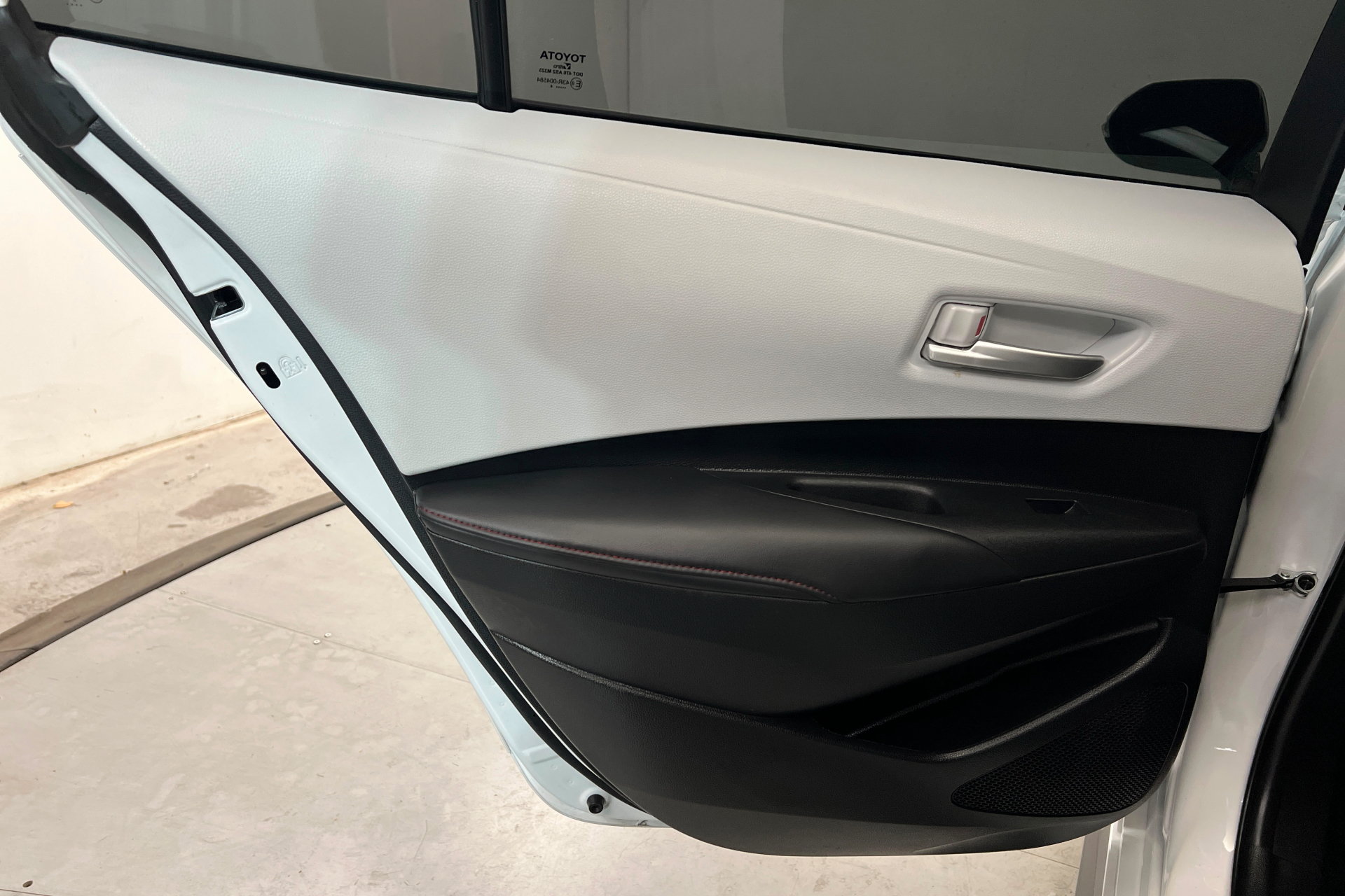 Used 2024 Toyota Corolla SE FWD image 19