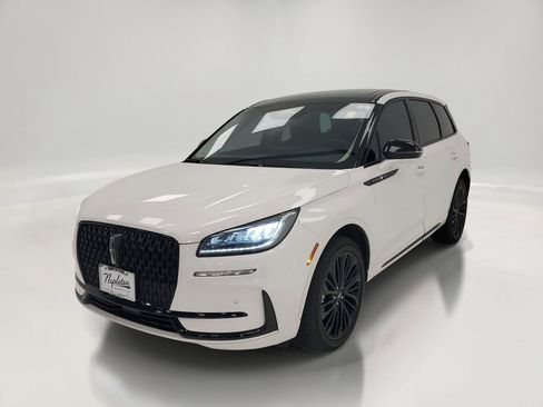 Used 2024 Lincoln Corsair AWD w/ Equipment Group 101A image 3