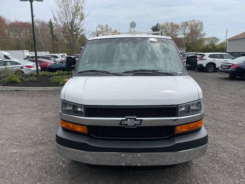 Used 2015 Chevrolet Express 2500 w/ Chrome Appearance Package RWD image 3