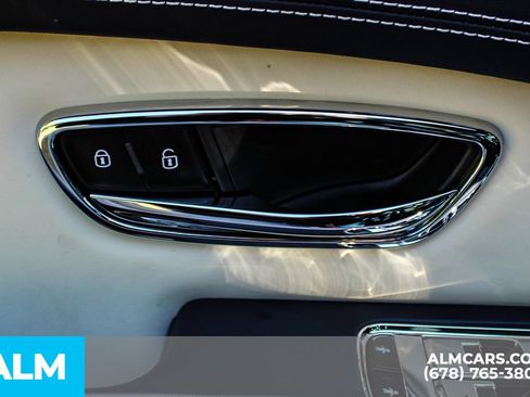 Used 2024 Bentley Bentayga AWD/4WD image 36
