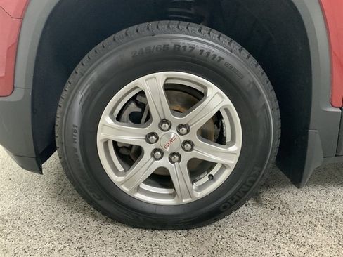 Used 2019 GMC Acadia SLE w/ LPO, Floor Liner Package AWD/4WD image 9