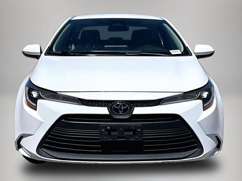 Used 2024 Toyota Corolla LE FWD image 2