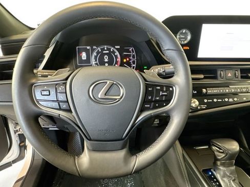 Used 2023 Lexus ES 350 w/ Accessory Package (Z2) FWD image 11