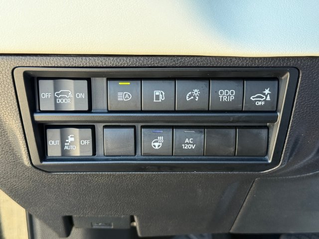 Used 2024 Toyota Sequoia Capstone AWD/4WD image 21