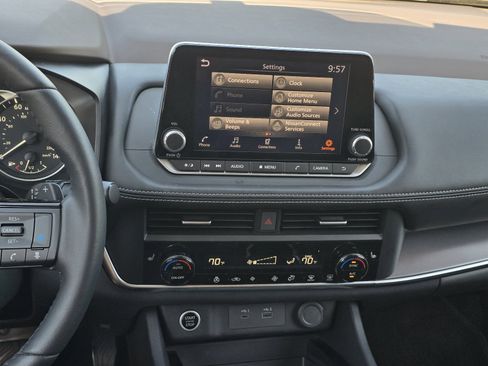 Certified 2023 Nissan Rogue SV w/ SV Premium B Package FWD image 15