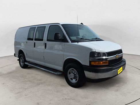 Used 2024 Chevrolet Express 2500 w/ Driver Convenience Package RWD image 7