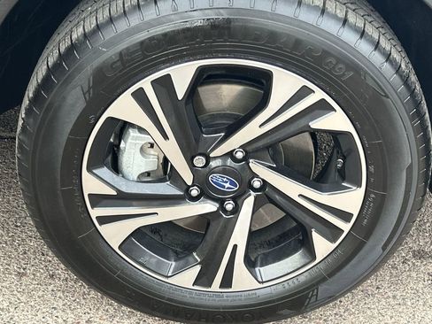 Certified 2025 Subaru Crosstrek 2.0i Premium image 7