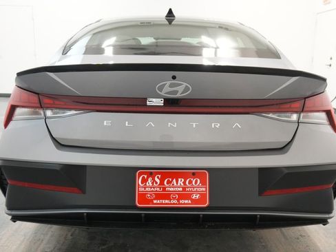 New 2026 Hyundai Elantra SEL Sport image 7