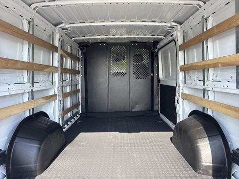 Used 2025 RAM ProMaster 2500 w/ U-Haul Equipment Group FWD image 27