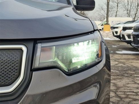 Certified 2022 Jeep Compass Latitude image 27