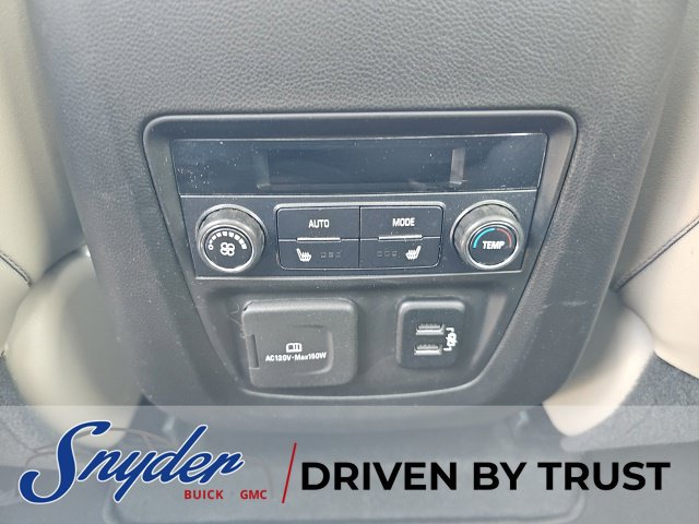 Used 2018 Buick Enclave Premium w/ Experience Buick Package FWD image 33