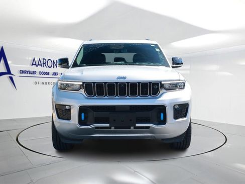 Used 2023 Jeep Grand Cherokee Overland w/ Advanced Protech Group III AWD/4WD image 4