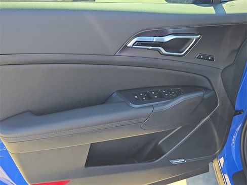 New 2026 Kia Sportage SX image 18