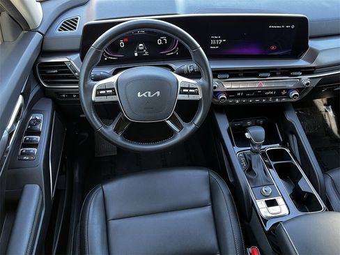 Used 2024 Kia Telluride LX image 10